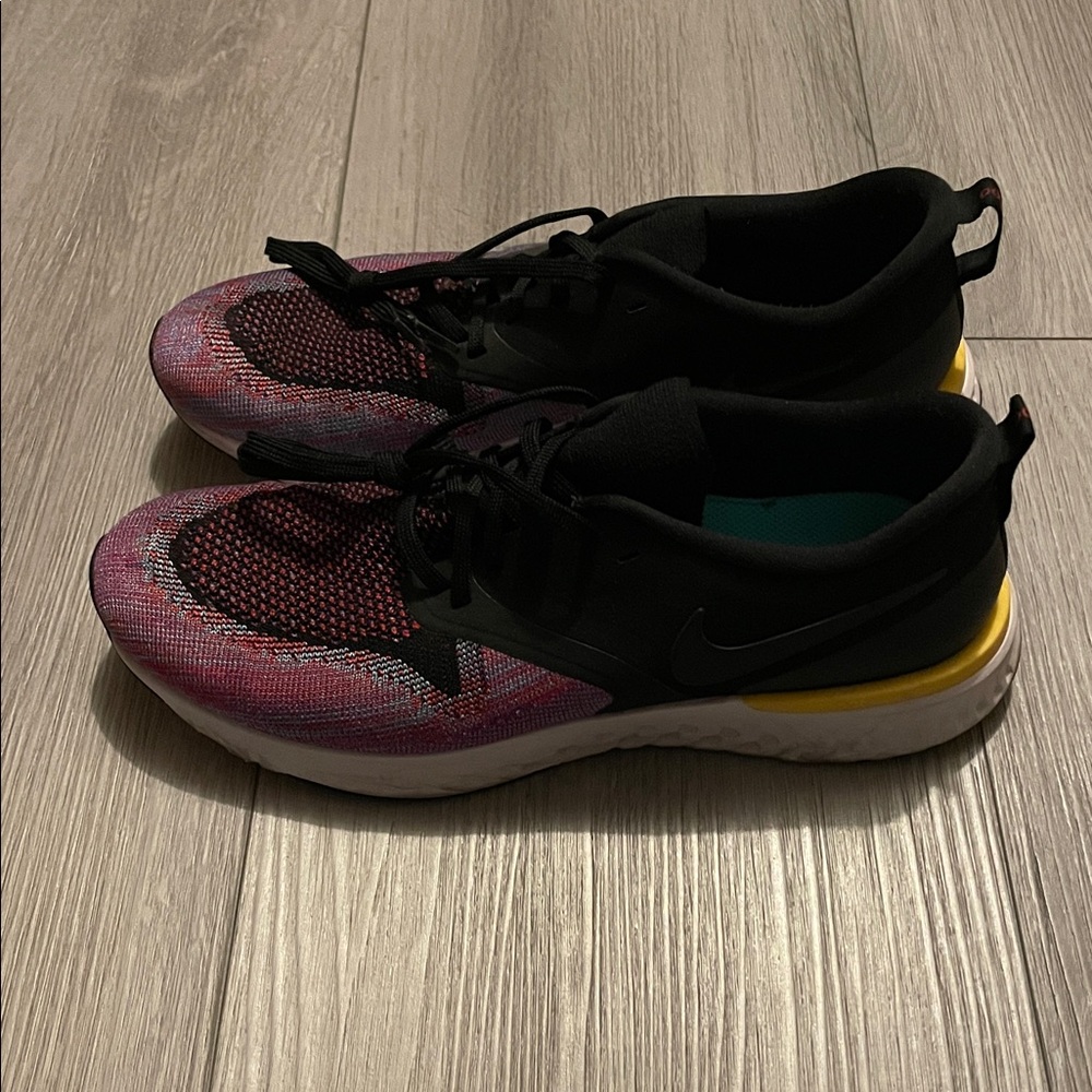 Nike Odyssey React Flyknit 2 Men's Shoes US Size 9.5 Black/Red Multi